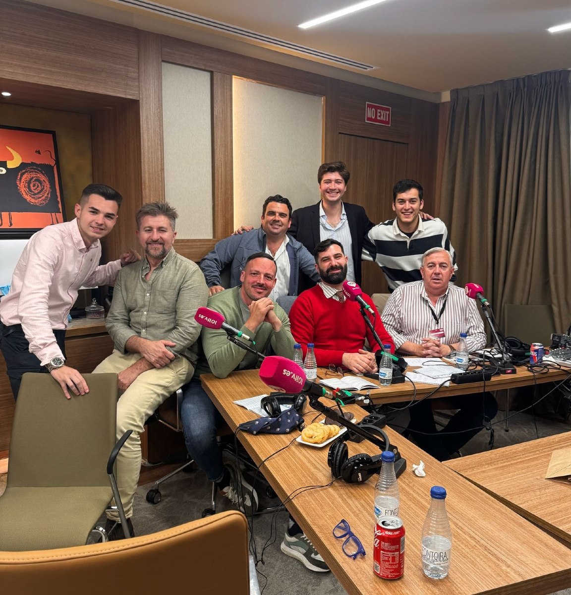 AlCielo101's tweet image. ❤️‍🔥👏🏻 ¡Así vivimos el final del LUNES SANTO en @101TVSevilla!