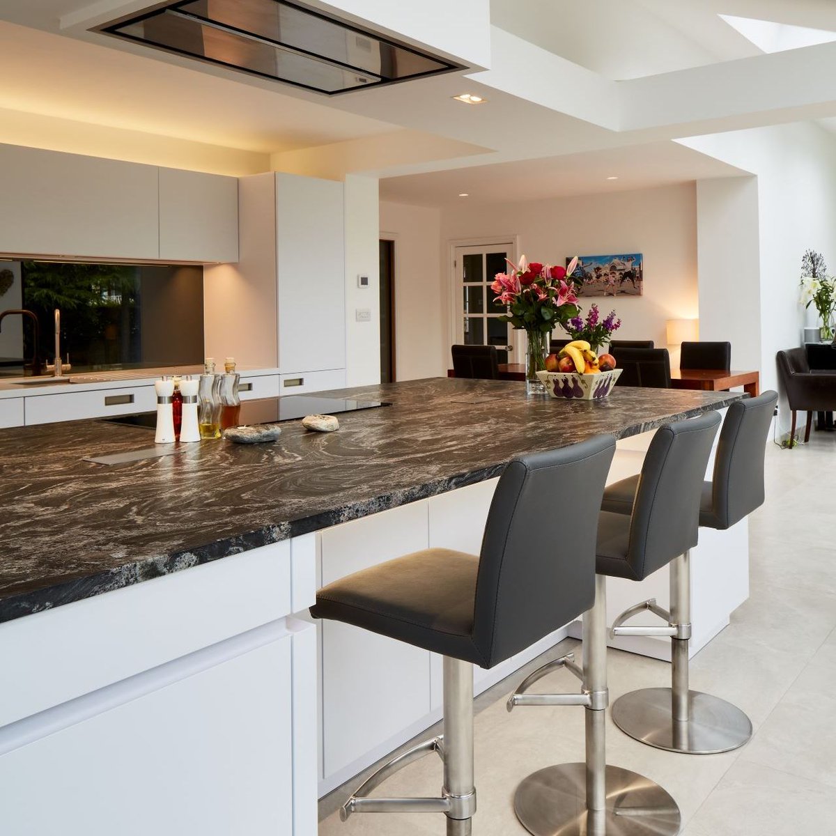 AndrewJamesKB's tweet photo. Leicht kitchen perfection! See the full project in our Projects Gallery on our website! #LeichtKitchen #KitchenDesign #HomeRenovation https://t.co/KPrZZhQavj