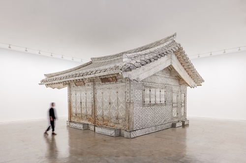Do Ho Suh: Walk the House at Tate Modern from 1 May to 19 October 2025
londonvisitors.wordpress.com/2025/04/15/do-…