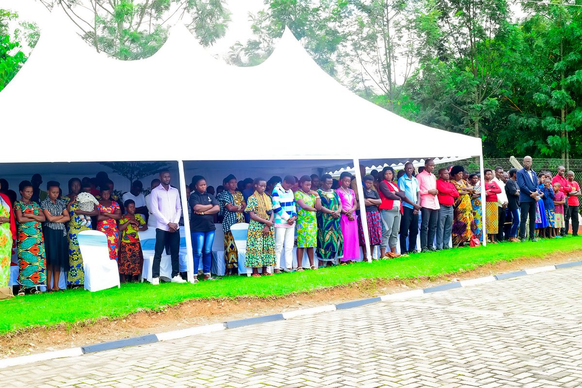 #Kwibuka31; Ku Rwibutso rwa Jenoside yakorewe Abatutsi rwa #Kiyumba, hari kubera igikorwa cyo kwibuka ku nshuro ya 31 Jenoside yakorewe Abatutsi. Muri iki gikorwa kandi; haranashyingurwa mu cyubahiro umubiri wa NYIRAKAGWERA Angeline, usanga indi 735 iruhukiye muri uru Rwibutso.