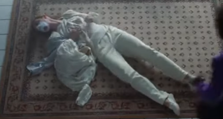 mcs_bic's tweet photo. SAFE(1995)
アッパー中流家庭の主婦キャロルが、原因不明の体調不良に悩まされるようになり、少しずつ呼吸しづらくなっていく。
立ち寄ったクリーニング店で散布されていた防虫剤によって倒れて痙攣をおこした場面。
＃化学物質過敏症
https://t.co/XBQskbftoo https://t.co/mrFoYSx8kb