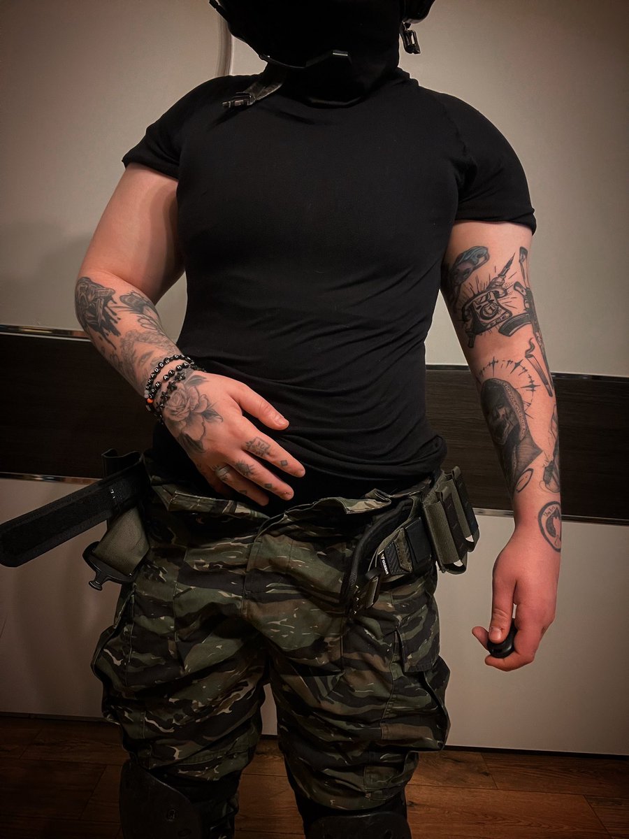 Finally got into gear again today :)  got lots of content for the upcoming week #airsoft #gay #maskedmen