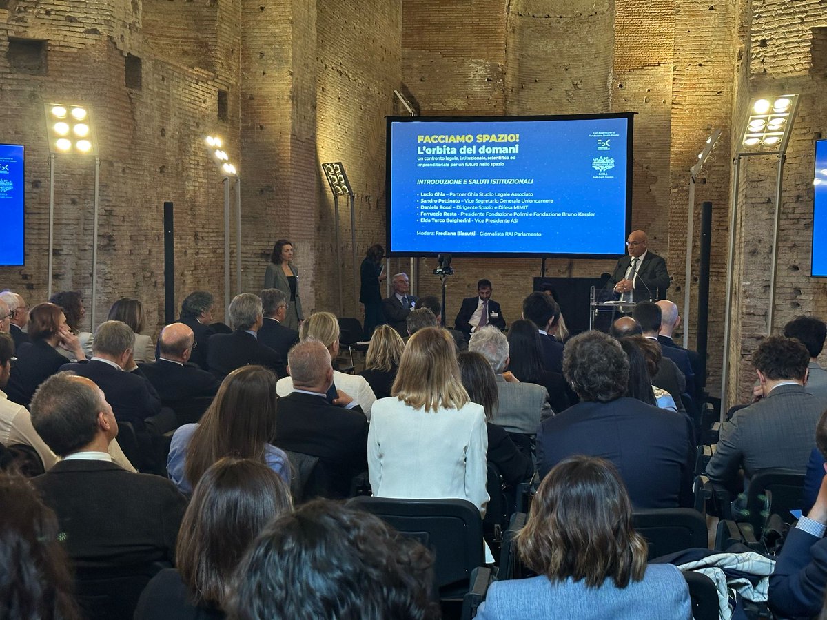 Lo #spazio non è solo esplorazione: è capacità di osservare i cambiamenti in atto sul pianeta grazie all’#imaging e orientare le azioni future. A “Facciamo Spazio” con Studio Legale Ghia e @fbk_research, per far dialogare scienza, diritto, impresa e istituzioni.