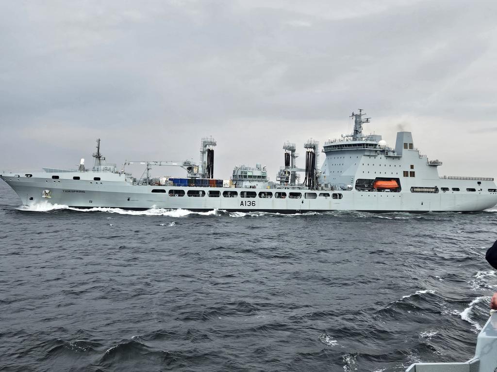 HMS St Albans (@hmsstalbans) on Twitter photo <a href="/HMSStAlbans/">HMS St Albans</a> On a wet overcast tuesday conducting the second day of successful RAS training with <a href="/RFATidespring/">RFA Tidespring</a> <a href="/HMSStAlbans/">HMS St Albans</a> On a wet overcast tuesday conducting the second day of successful RAS training with <a href="/RFATidespring/">RFA Tidespring</a>