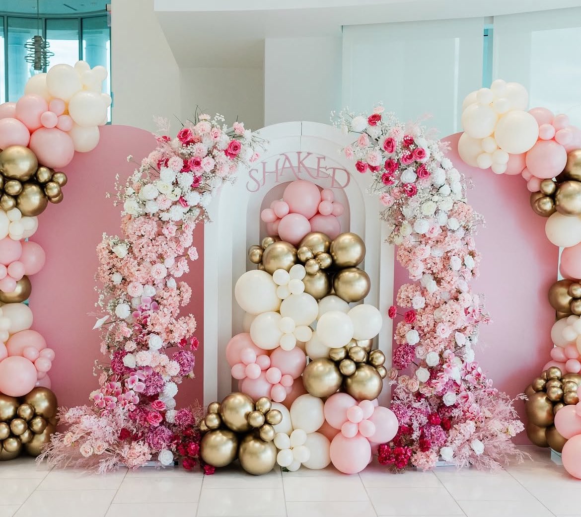 ipeclv's tweet photo. Will obsessing over these immaculate #BatMitzvah vibes from IG balloonbestielv 💓 https://t.co/sjNCuTHgMV
