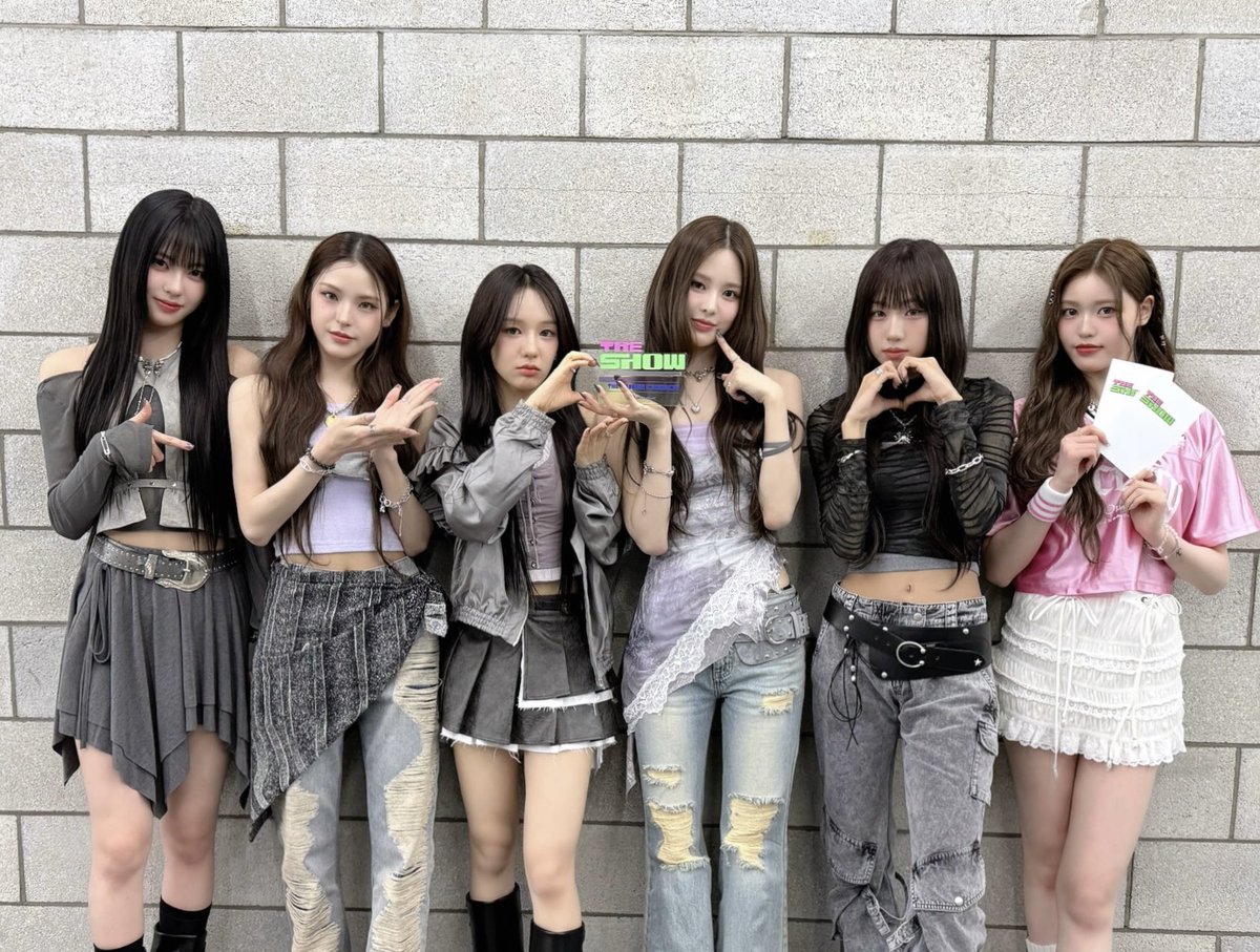 [iznaPIC📷]

2025.04.15 SBS M <더쇼>

#izna #이즈나
#SIGN #izna_SIGN