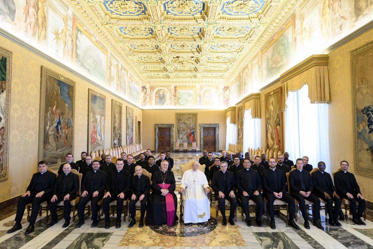 TerzaLoggia's tweet photo. Con il Chirografo sulla riforma della Pontificia Accademia Ecclesiastica, Papa Francesco ha costituito l’Istituto in Scienze Diplomatiche per formare giovani sacerdoti a una diplomazia del Vangelo: costruire ponti, promuovere pace, libertà religiosa e cooperazione tra Nazioni. https://t.co/9lcYgmoE9D