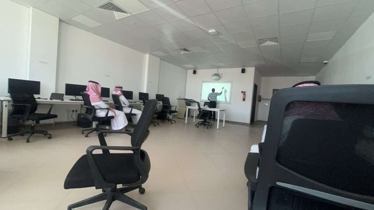 اتمنى حرق الكلاس ذا ✋🏻