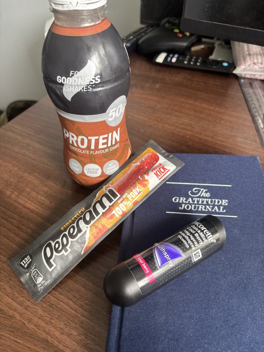 ReverendMcG's tweet photo. Sorry kitten this is Man Breakfast! https://t.co/vAYulbXlCJ