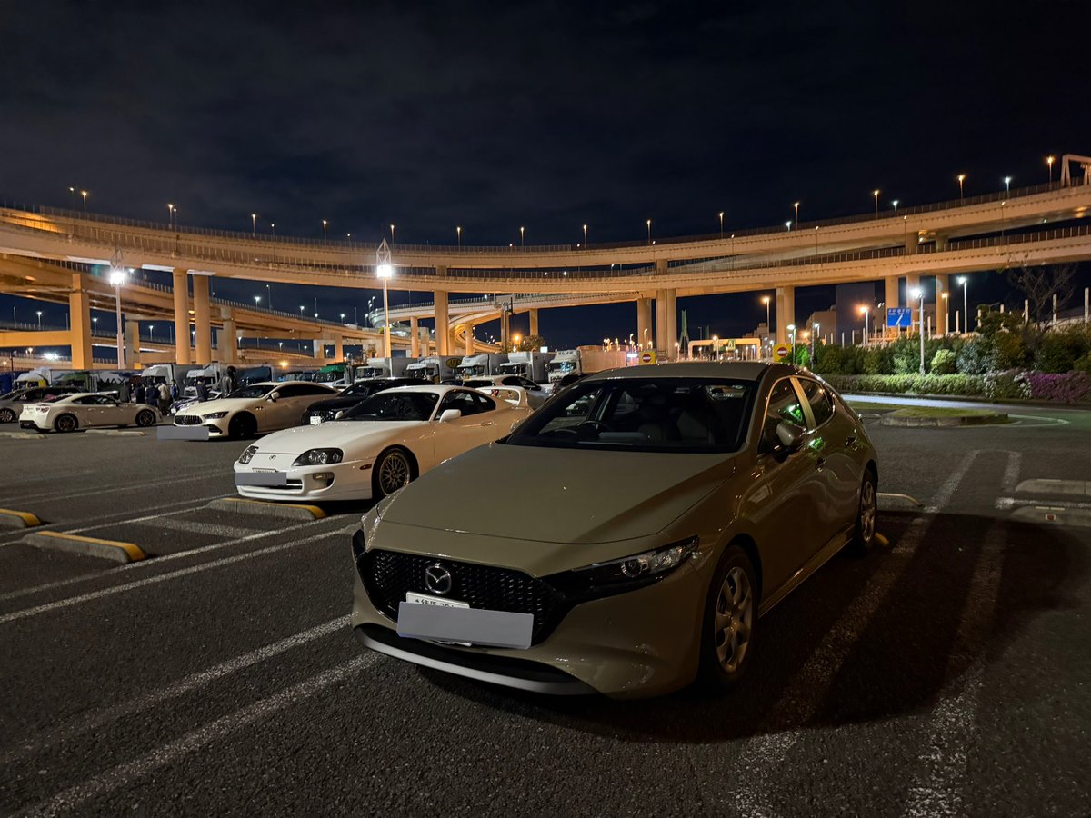 MAZDA3を借りて初大黒PA！
すごすぎる