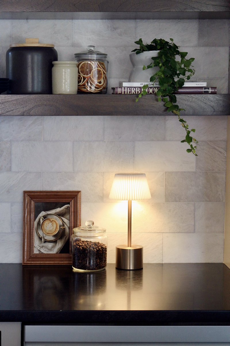 sakringt's tweet photo. Sakringt Ember S820 - Kitchen's Warm Spark ✨

https://t.co/1cAgLhP5lE

#sakringt #sakringts820 #cordlesstablelamp #homeinspo #neutralhomedecor #rechargeablelamp #LED #desklamp #patiolamp #interiordecor #moderhomedecor #lampdesign #Coachella2025 https://t.co/aWh5oz5Vms