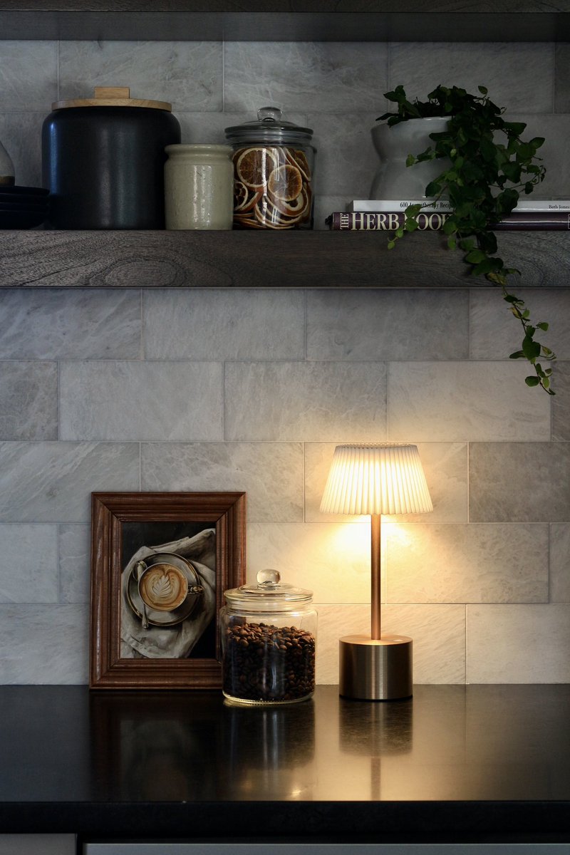 sakringt's tweet photo. Sakringt Ember S820 - Kitchen's Warm Spark ✨

https://t.co/1cAgLhP5lE

#sakringt #sakringts820 #cordlesstablelamp #homeinspo #neutralhomedecor #rechargeablelamp #LED #desklamp #patiolamp #interiordecor #moderhomedecor #lampdesign #Coachella2025 https://t.co/aWh5oz5Vms