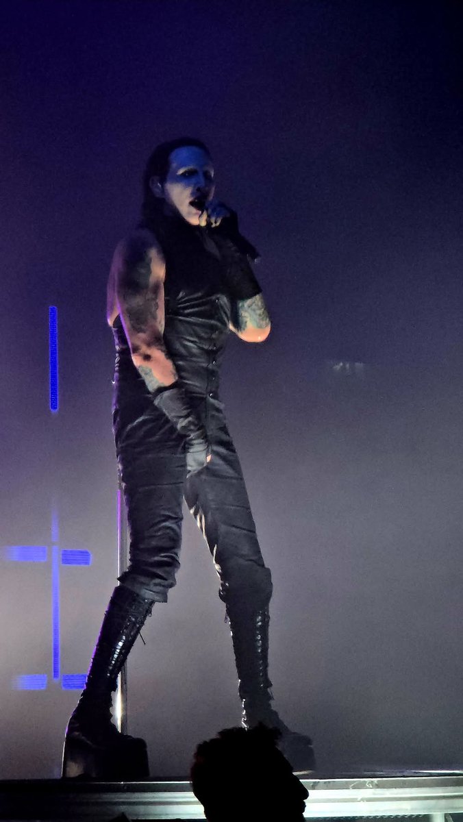 Today's photo, as always, credit goes to the owner!

#Mansomtwt
#MarilynManson
#MarilynMansonIsBack
#MarilynMamsonIsInnocent
#IStandWithMarilynManson