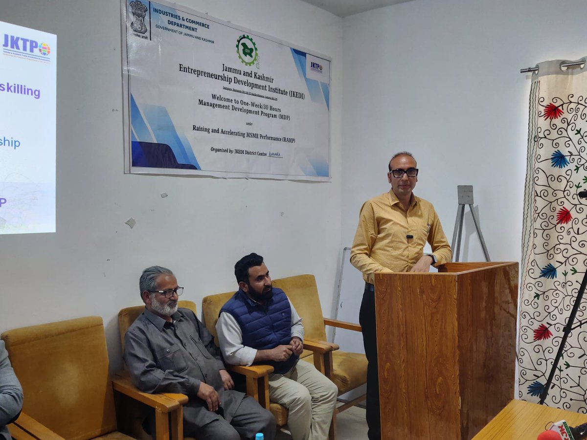 JKEDIKupwara's tweet photo. #JKEDI Kupwara Kick-Starts One-Week Management Development Program (MDP) Under the RAMP Scheme of the Ministry of MSME. The program was inaugurated by Assistant Commissioner Revenue, Mr. Mukhtar Ahmad. Assistant Labour Commissioner, Mr. Arshid Qadir was also present. https://t.co/PftFLCSG8U