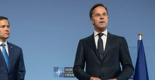 tjongejonge, wat laten ze zich toch in de kaart kijken met dit soort "verdwijn"-acties! Het wordt alleen maar duidelijker dat er iets niet klopt ! #rutte 

Rechtszaak tegen Rutte 'plots verwijderd' uit systeem van de rechtbank: 'Er zijn krachten die de zaak niet welgezind zijn'