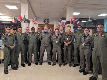 InsightsofWave's tweet image. 🚢🇮🇳🇺🇸 Indian &amp;amp; US forces wrap up Tiger Triumph 2025 amphibious drills at Kakinada Beach, Andhra Pradesh (Apr 1–13)

-3k+ personnel, 4 ships, 7 aircraft
-Simulated humanitarian aid &amp;amp; disaster relief ops

A milestone in Indo-US defense cooperation!
@InsightGL #India #usmasters