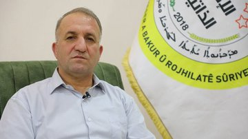 XevnaM2's tweet photo. 🚨 Dürzilerle işbirliği konusuna yönelik Bedran Çiya Kurd:

"Tüm toplumsal bileşenlerle kapsamlı siyasi, kültürel ve sosyal ilişkiler sürdürmekteyiz. Bu ilişkiler; herkesin haklarını güvence altına alan bir çözüm arayışına dayanmaktadır." https://t.co/VEQyB0Lunn