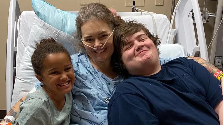 toobaffled's tweet photo. 💔 I have been asked if I would share Jenna’s story. She has been extremely ill and out of work for six months and is currently on palliative care. She will not be receiving a paycheck for the next month and has two babies to support and is a single mother. Her son is 15 and autistic and her daughter is seven. 

This is urgent. A single mom of two is fighting for her life while facing overwhelming medical bills. If you can help her, even a little, please donate or share. Her kids need her. 👇

https://t.co/P7mMKv34SO