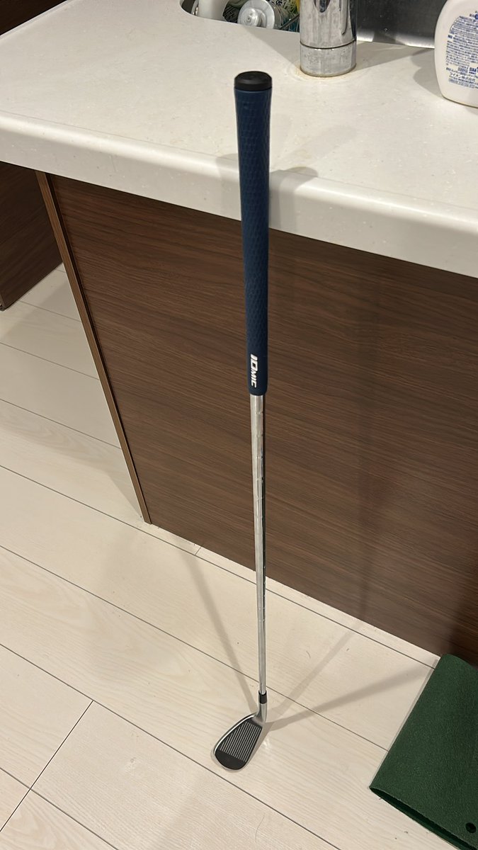 tantan_vegagolf's tweet image. １日１本ペースで替えていこうと思います🛠️
#グリップ交換 
#イオミック 
#iomic