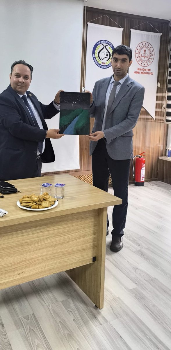 Dicle Üniversitesi Genel Sekreteri Doç. Dr. Mustafa UĞURLU ARSLAN Hocamız okulumuzda " Ömrünü Kitaplarına Adayan Bilge: Ali Emîrî Efendi ve Okuma Sanatı" adlı Söyleşi yaptı. Kıymetli Hocamıza teşekkür ediyoruz.
<a href="/tcmeb/">Millî Eğitim Bakanlığı</a> <a href="/Diyarbakirmem/">Diyarbakır İl Millî Eğitim Müdürlüğü</a> <a href="/dicleuni1973/">Dicle Üniversitesi</a> <a href="/YenisehirMEM/">Yenişehir İlçe Milli Eğitim Müdürlüğü</a> <a href="/husamettin_atli/">Hüsamettin ATLI</a>