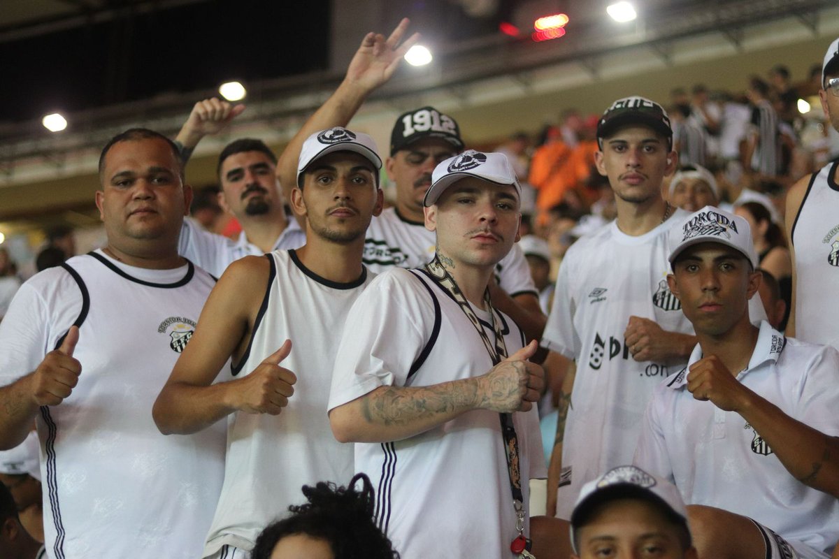 Vinyy1909's tweet photo. 13/04/2025 - Rio de Janeiro, Brazil
Fluminense 1x0 Santos.

Minha vida é te seguir na estrada 🐳⭐️ https://t.co/71ECwNjB6d