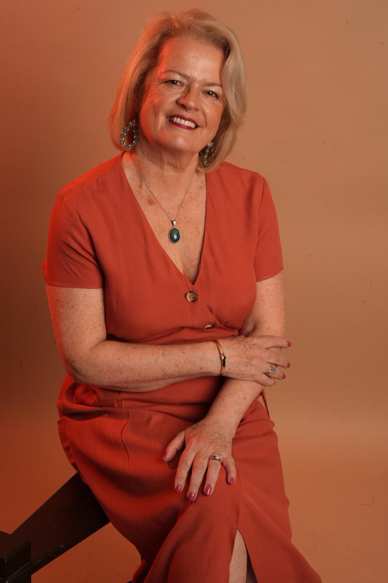 GillBarham's tweet image. Is this a good colour for me? #MANCHESTER #modelling #silvermodel #talent