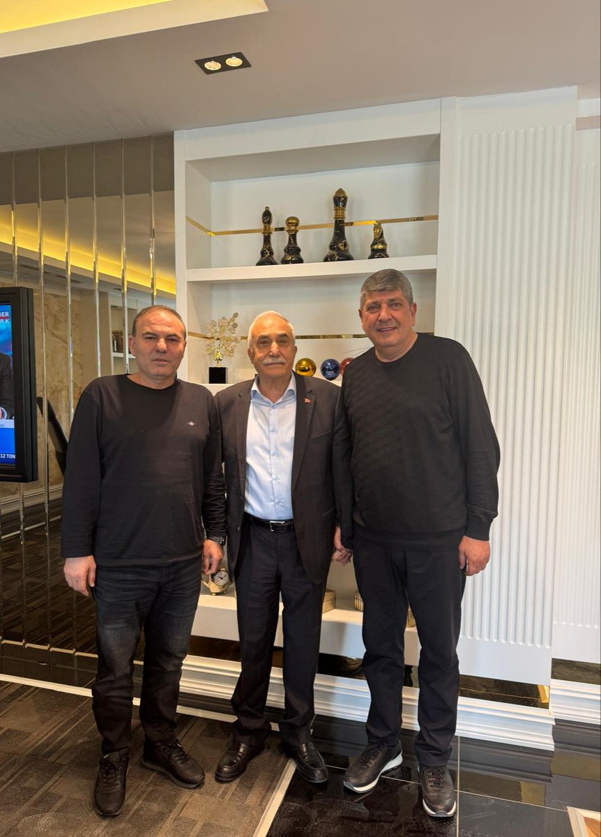 Güneydoğu Televizyonu, Önka Yapı ve Işıl Koleji Yönetim Kurulu Başkanı Sayın Ömer Kapaklı ve Şanlıurfa Müteahhitler Birliği Başkanı Sayın Mustafa Önal’ı ziyaret ettim.

Nazik ev sahiplikleri ve samimi sohbetleri için kendilerine gönülden teşekkür ediyorum.<a href="/iyiparti/">İYİ Parti</a> <a href="/MDervisogluTR/">Müsavat Dervişoğlu</a>