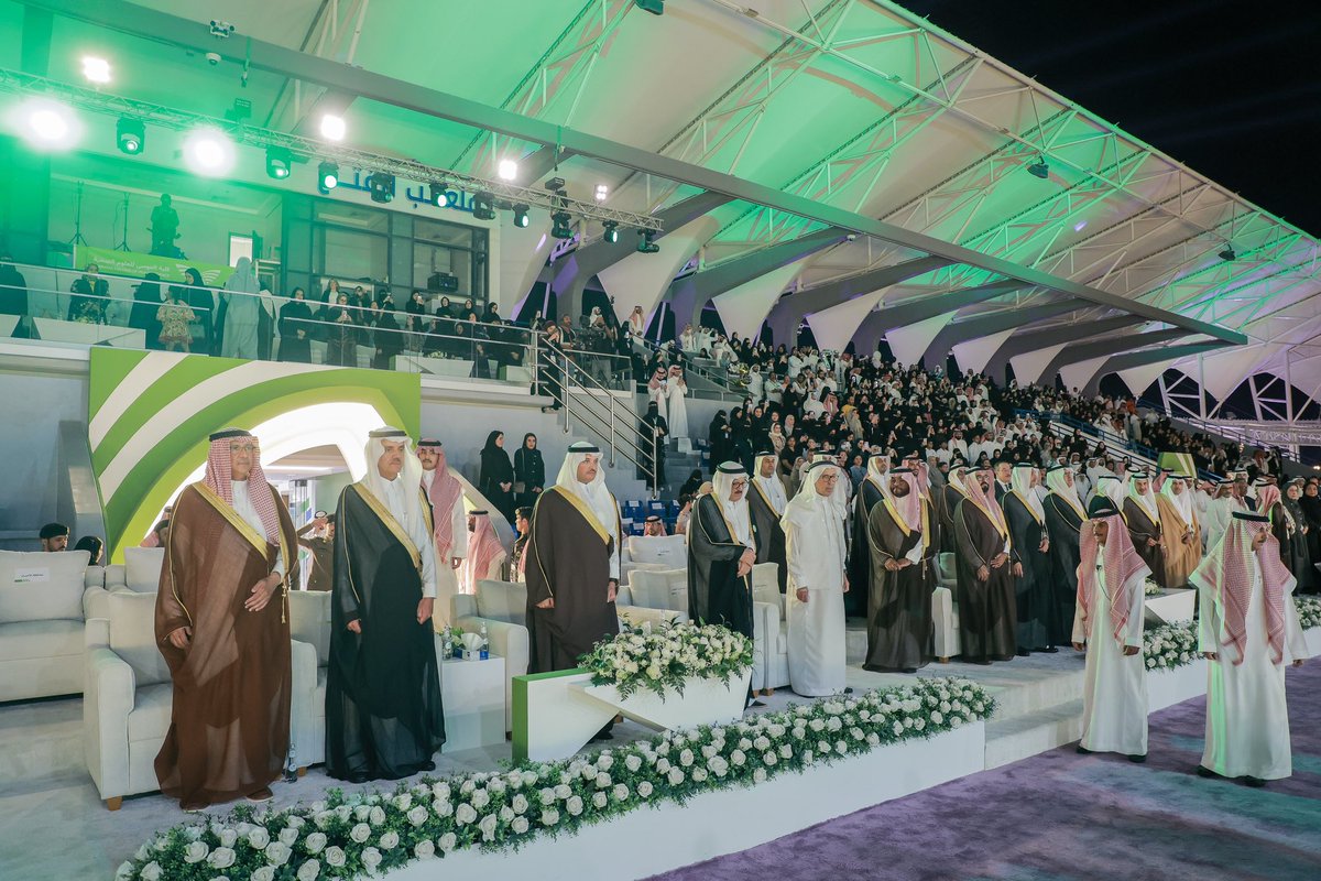 فخر و سعادة بتخرج اول دفعة من كلية الموسى  للعلوم الصحية .  

١٠٠ طالبة أدَّين قسم التمريض أمس في حفل رائع برعاية صاحب السمو الملكي  الأمير سعود بن طلال، محافظ الأحساء. كما دشن مشروع مدينة الموسى التعليمية بالاحساء و التي سوف تحتوي على ٣ كليات اضافية من كلية للطب و كلية الهندسة و