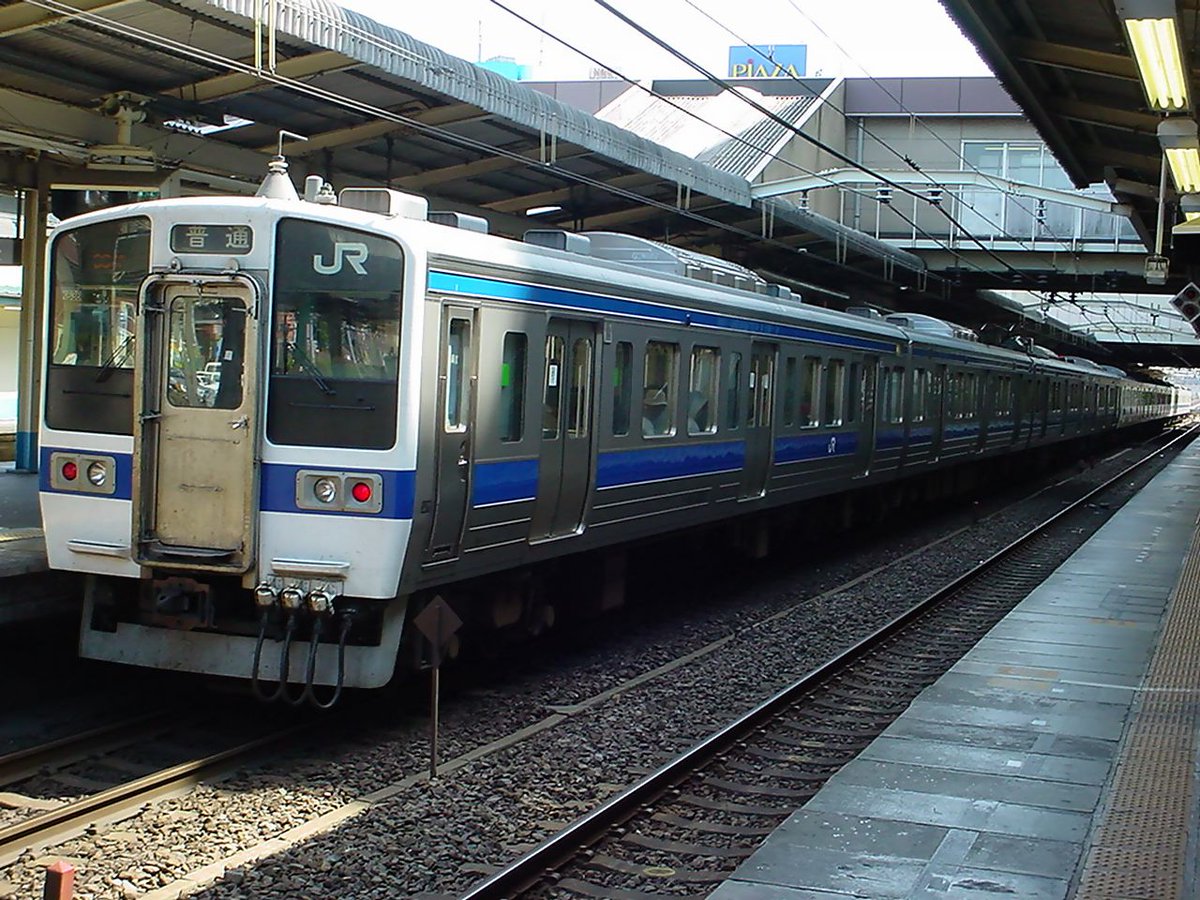 shibu_Train_BUS's tweet photo. 前面幕に「普通」と表示していた頃の常磐線415系。
当時は常磐快速線区間では同区間を走る103系の「快速」より停車駅が少ない逆転現象が見られましたね。
※2002年撮影
#415系の日 https://t.co/youQpdw5Zx