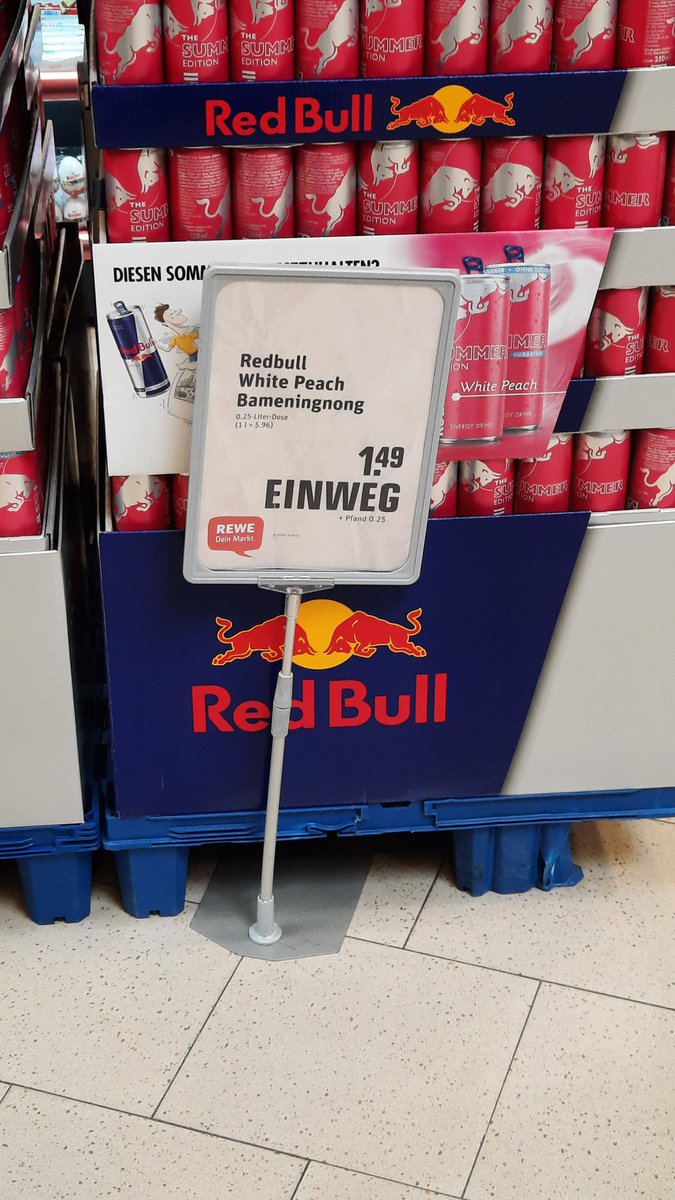 r.๖iຖ໐งić 🪽 (@robinovic_) on Twitter photo Die neue Red Bull Sorte heißt WIE??? Die neue Red Bull Sorte heißt WIE???
