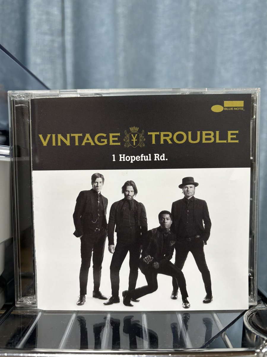 0t4rOVJIudWn1B6's tweet photo. 今夜の1枚💿
VINTAGE TROUBLE
「1 Hopeful Rd.」
#VintageTrouble
#NowPlaying https://t.co/tZkz6xaTnG