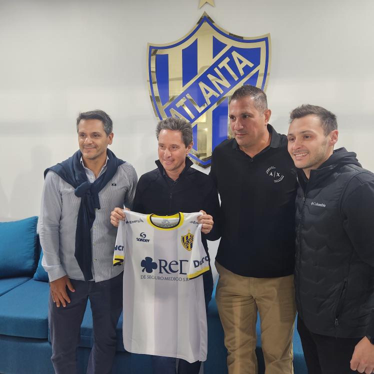 Gracias a <a href="/gzinny/">Gabriel Sánchez Zinny</a>, Jefe de Gabinete del <a href="/gcba/">Buenos Aires Ciudad</a>, por visitar el Club Atlanta en la previa del partido y poder conocer nuestras obras y proyectos institucionales. Es un honor para los bohemios poder potenciar el crecimiento del club y la comunidad de Villa Crespo junto a la ciudad.