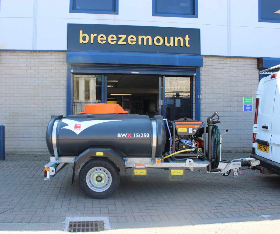 A new <a href="/AltradBelle/">Altrad Belle</a> BWX 15/250 Pressure Washer on it’s way out to a valued customer! 🤩

#pressurewashing #PressureWasher #construction #constructionequipment #altradbelle #deliveries