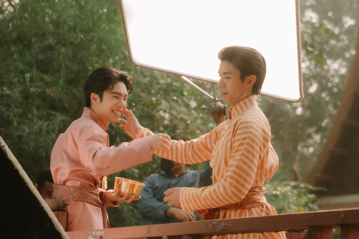 netsiraphop's tweet photo. ปีหน้า ต้องชุดไทยแล้วมั้ย55555 #สงกรานต์ทิพย์xภพเธอ https://t.co/tvTgJ4bjy8
