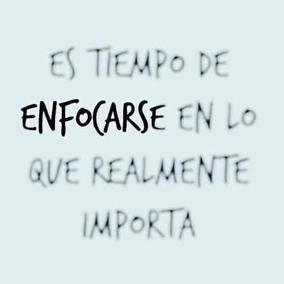 “Te conviertes en eso a lo que le prestas atención.”

- Epicteto