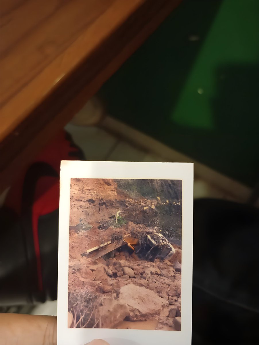 alergic2school's tweet image. tiba tiba dah kekubur aja tai