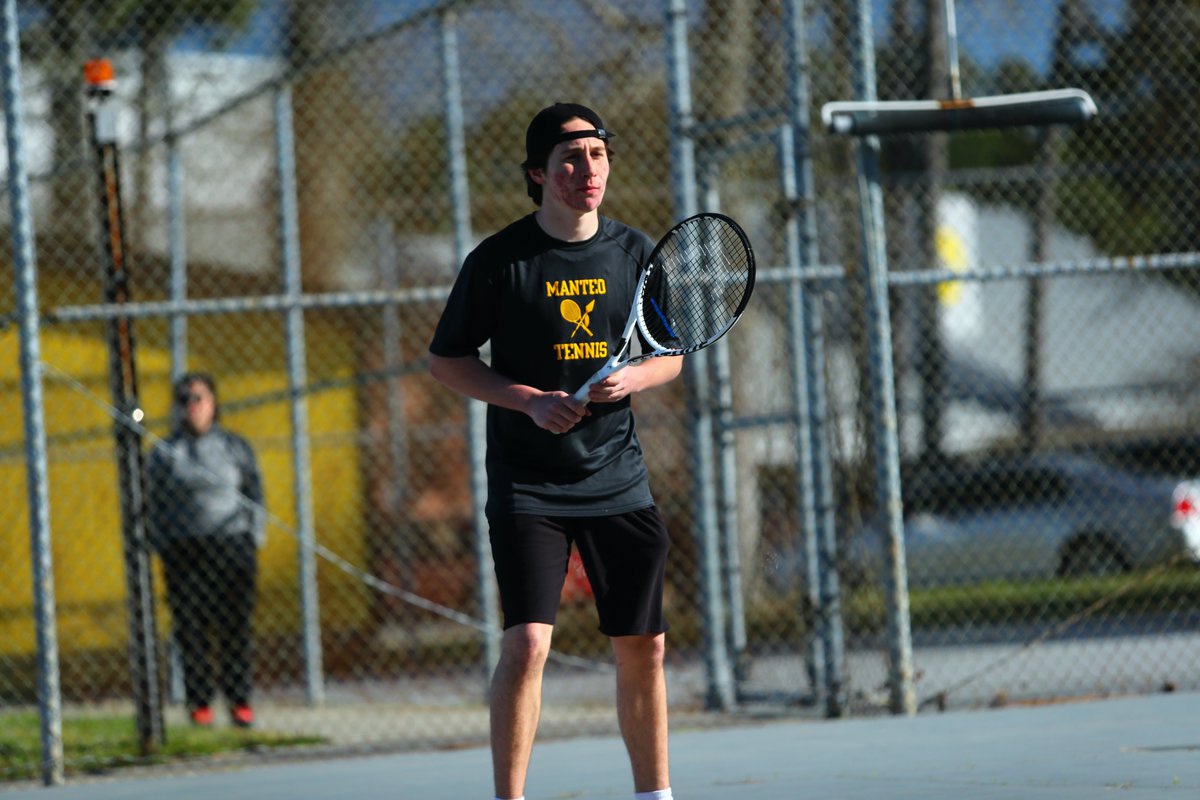 Congratulations to Finn Curles who qualified for the Men's 2A East Regionals, which will take place May 2 and 3 at Greene Central HS!