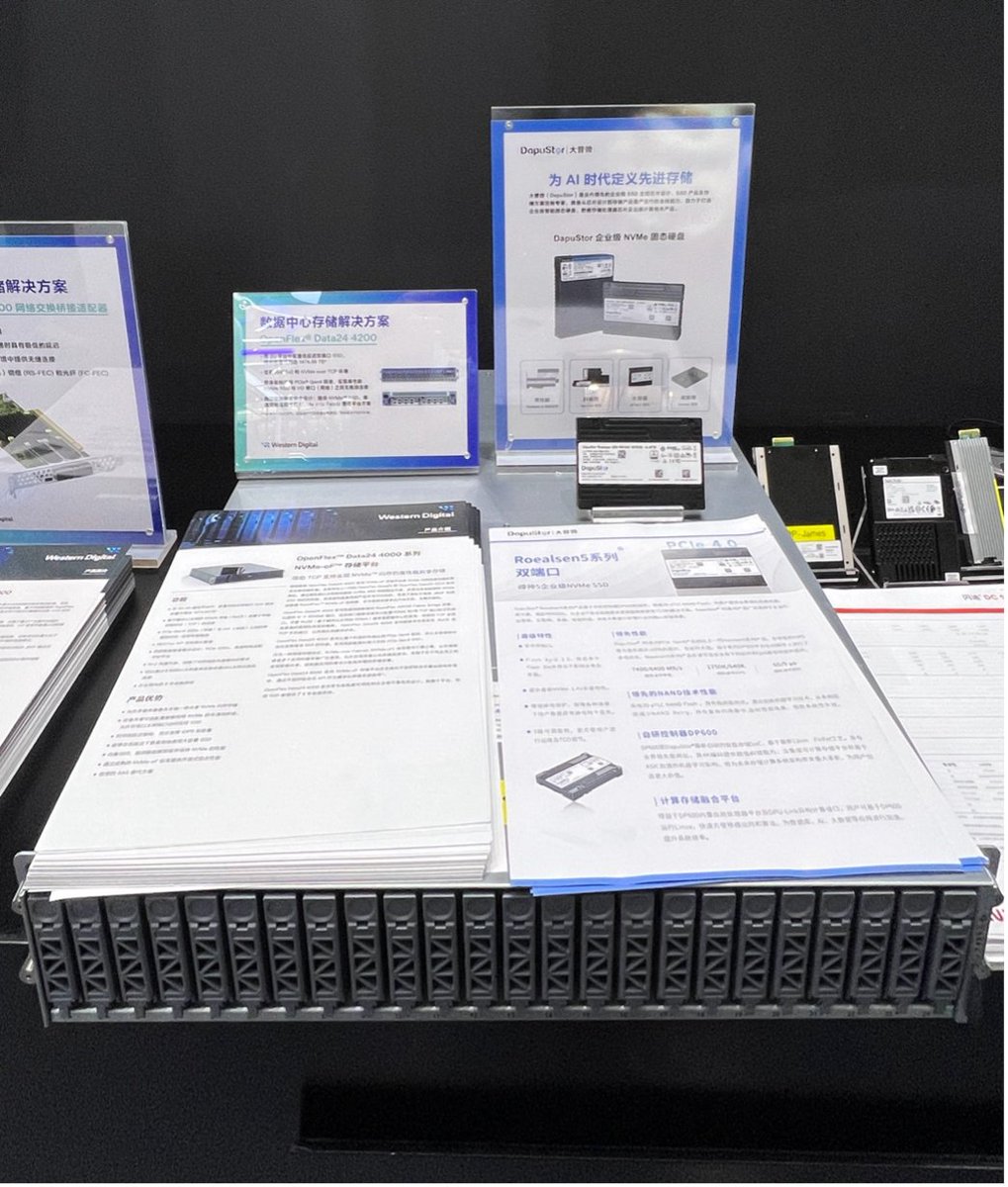 DapuStor's tweet image. A huge thank you to the @westerndigital
team for joining forces with us on-site — it was a pleasure showcasing our synergy in storage solutions together.  

👉#WesternDigital&apos;s #OpenFlex Data24 NVMe-oF Storage Platform &amp;amp; @DapuStor&apos;s R5100D NVMe SSD

--For HPC and AI applications.