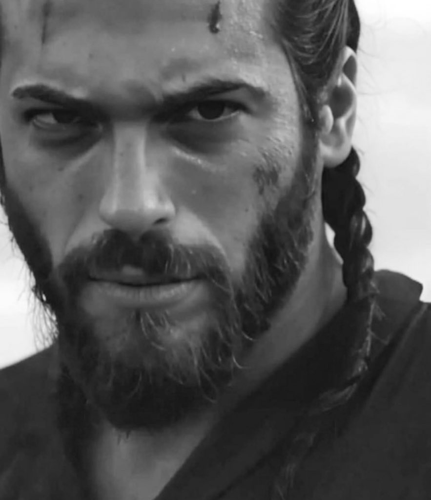 CaterinaCateK's tweet image. “CanYaman si cimenta in un ruolo complesso e carismatico, dando vita a un personaggio che unisce forza fisica, intelligenza strategica e un profondo senso di giustizia…” 
Balaban ❤️‍🔥

#CanYamanIlTurco