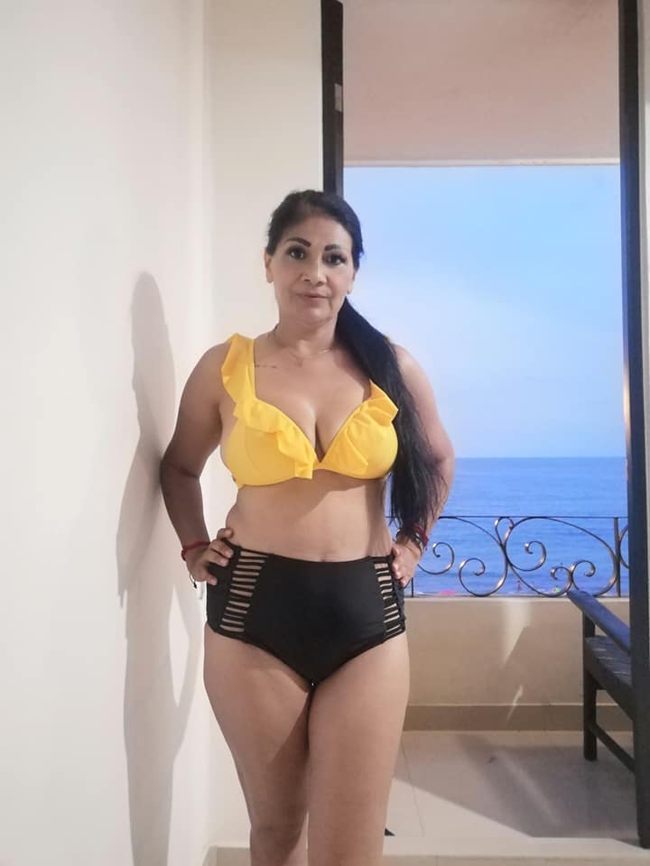 Una rica madurita en la playa #MadurasMexicanas #Madura