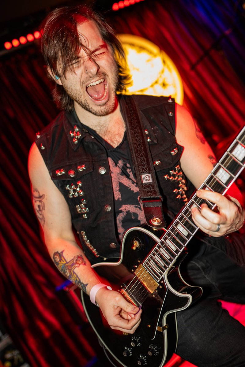 TransitMethod's tweet image. Happy birthday to our axeman, @BryanRolli 🎉 The riffs, licks, and energy that he brings to this music is unmatched and we are so fortunate to have him in the TM family. Send him some love today! 💪🏼❤️

📸: @dallandriaphoto (pic 1, 2)
📸: @diego_jh8 (pic 3)