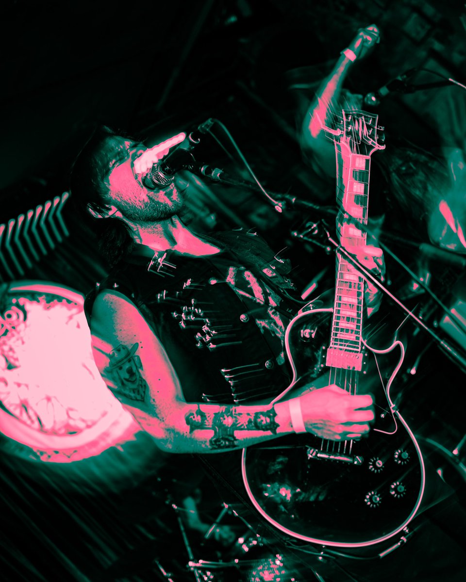 TransitMethod's tweet image. Happy birthday to our axeman, @BryanRolli 🎉 The riffs, licks, and energy that he brings to this music is unmatched and we are so fortunate to have him in the TM family. Send him some love today! 💪🏼❤️

📸: @dallandriaphoto (pic 1, 2)
📸: @diego_jh8 (pic 3)