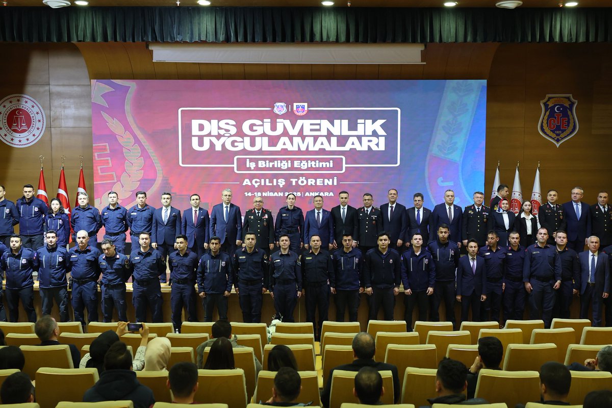 Genel Müdürümüz <a href="/YavuzEnis/">Enis Yavuz Yıldırım</a> ve Jandarma G. Komutanlığı Asayiş Başkanı Tümg. Sn. Cengiz Yıldız’ın katılımıyla, 'Dış Güvenlik Uygulamaları İş Birliği Eğitimi' programının açılışı yapıldı.

Eğitim, CTE Personel Eğitim Merkezinde jandarma personeline yönelik düzenlenecek.

📍Ankara