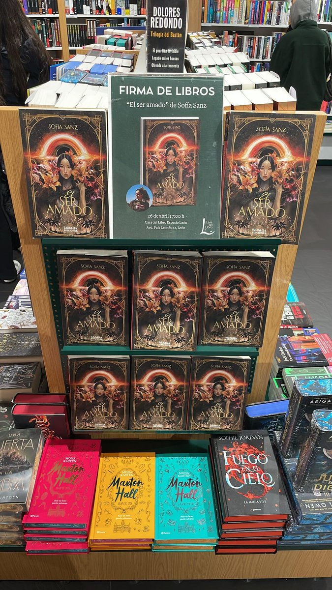 Mis libros en La Casa del Libro en León!!