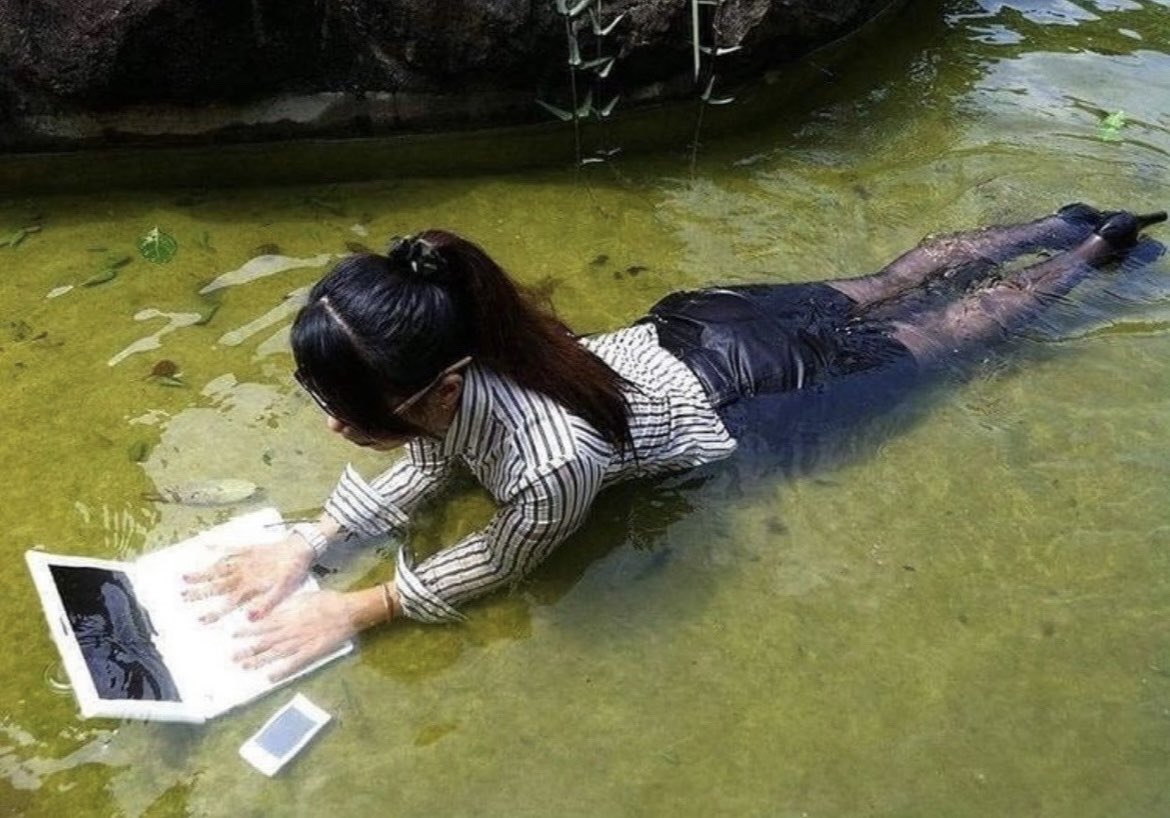 feliz semana santa de trabajos, disparadle a un ordenador si podéis💋