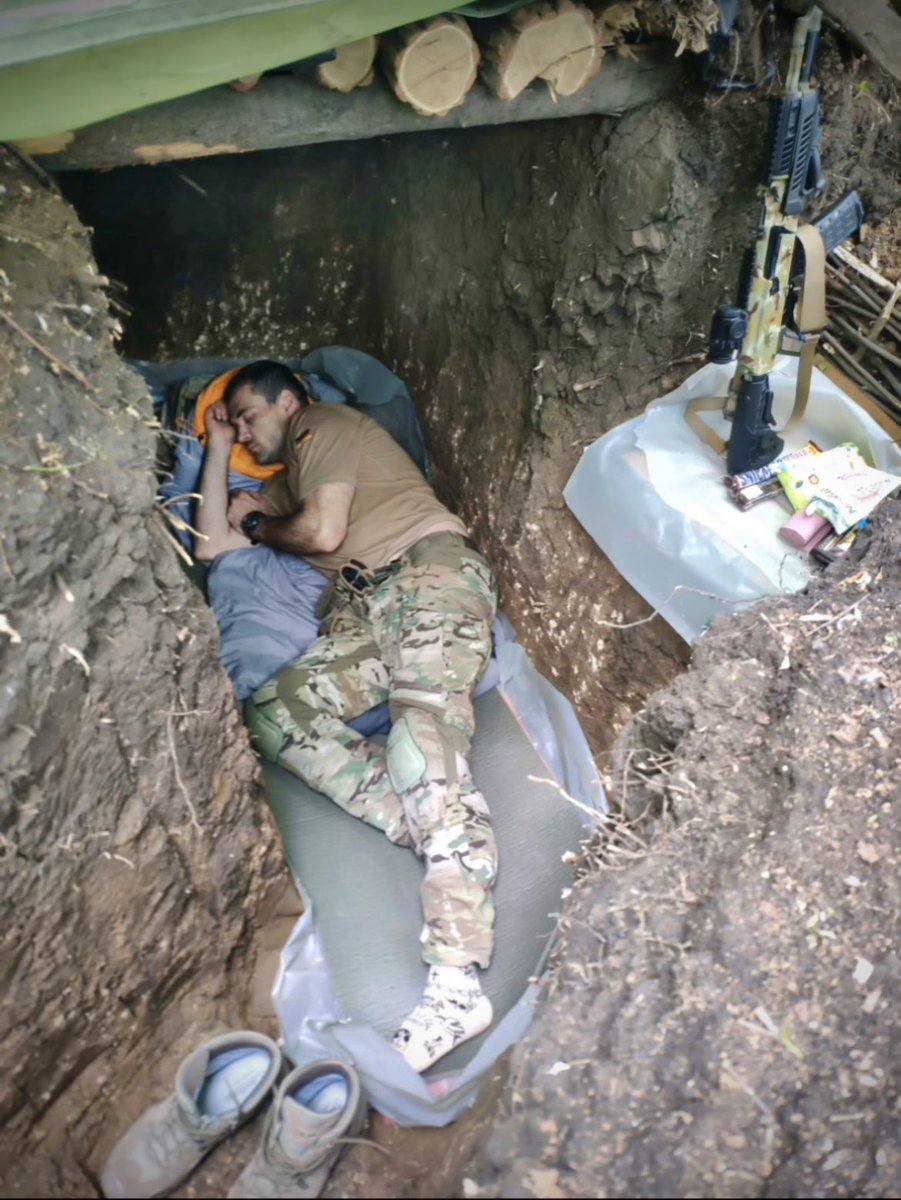 Pray for these brave soldiers who still fighting on the front lines 🙏 🇺🇦