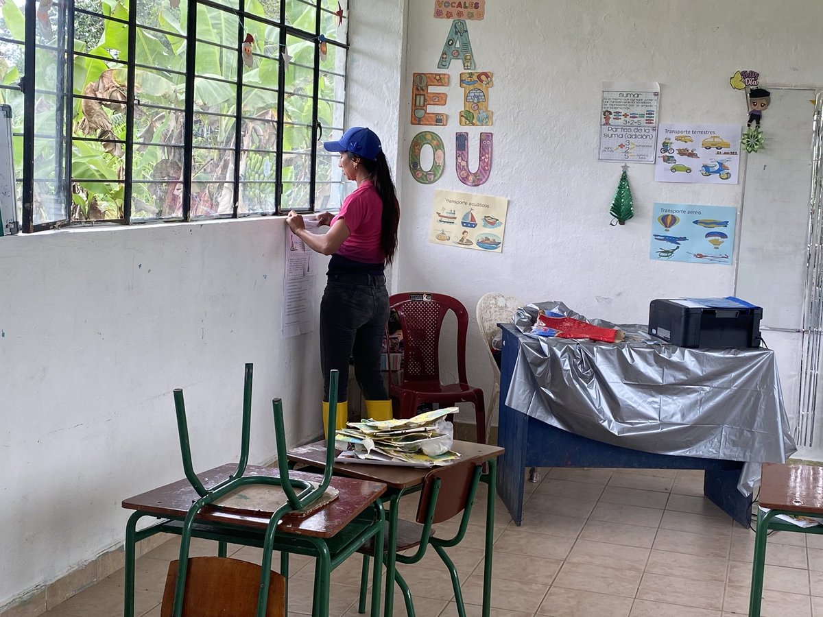 EducacionZ2_Ec's tweet photo. [PEDRO VICENTE MALDONADO] Con entusiasmo y alegría realizamos 🙌🏽 la minga de limpieza y mejora de la Escuela de Educación Básica Konrad Adenawer. 🏫
#ElNuevoEcuadorResuelve https://t.co/ETpoIweCA2