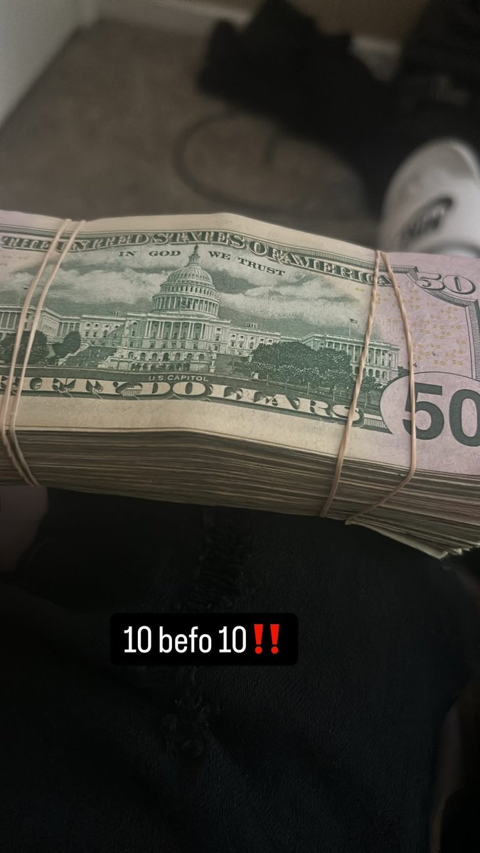luldame200's tweet photo. Gave my bitch 10k n told her have some fun💯 love you bae https://t.co/8x5SjjN60P