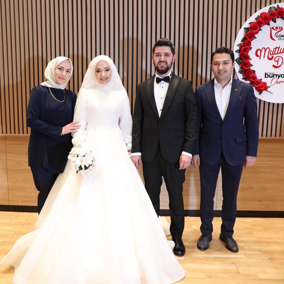 Değerli mesai arkadaşımız Ahmet Şafak’ın nikah törenine şahitlik ettik. İki cihanda mutluluklar dilerim.