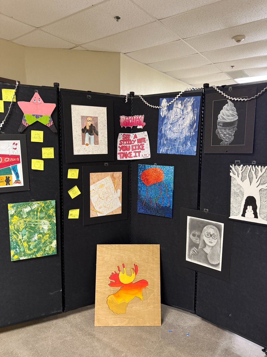 🎨 Senior Art Showcase Magic! 🌟 What an incredible night celebrating the talent, passion, and creativity 🖼️💜 From powerful portraits to stunning sculptures, the 1K building was transformed into a gallery full of inspiration and imagination.